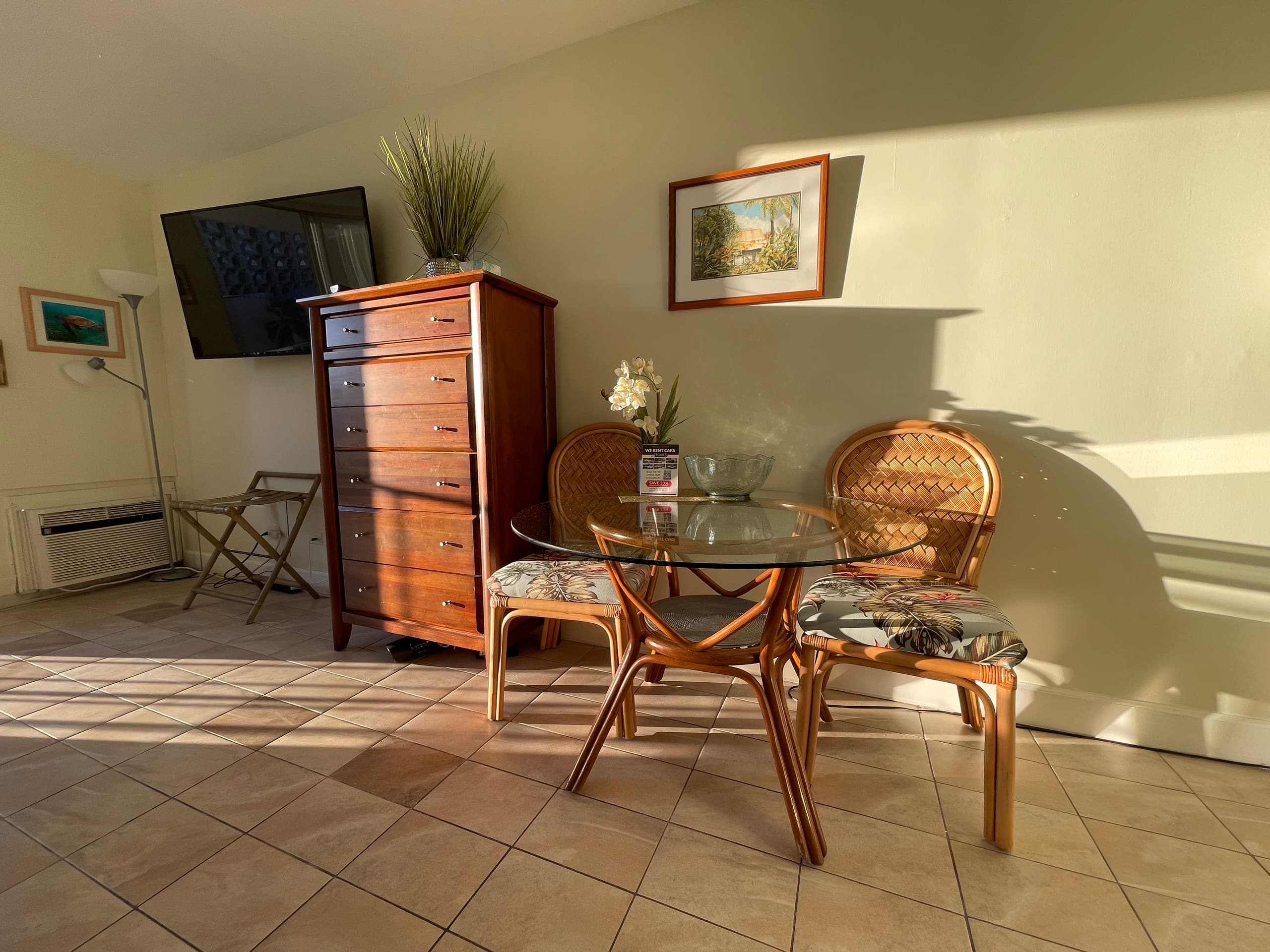 Condo in Honolulu · ★4.68 · Studio · 2 beds · 1 private bath - Image 8