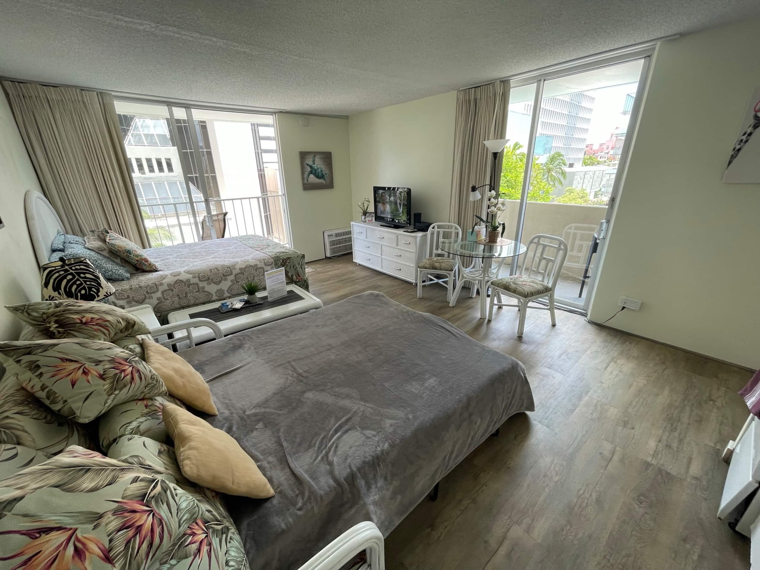 Condo in Honolulu · ★4.68 · Studio · 2 beds · 1 private bath - Image 34