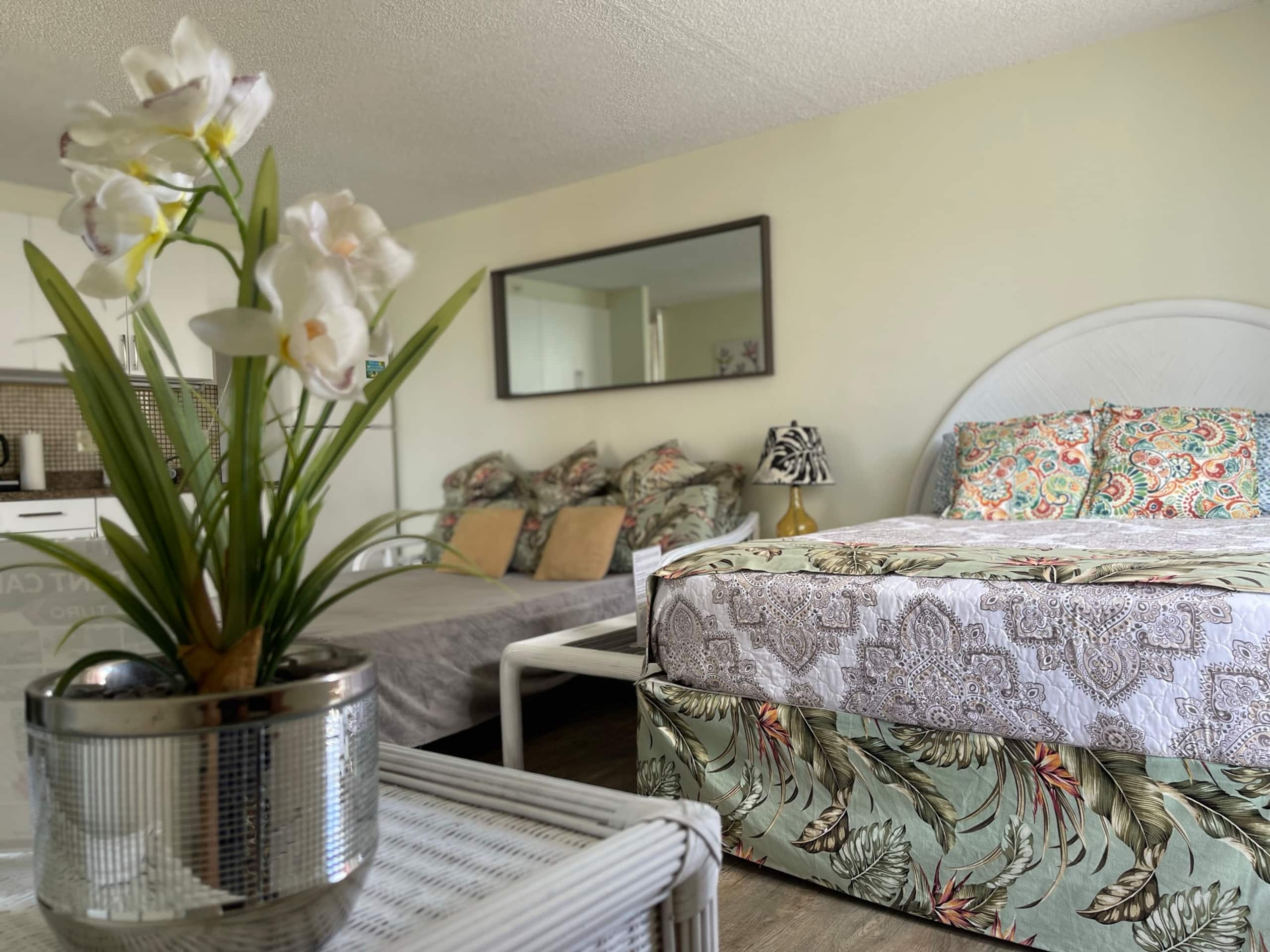 Condo in Honolulu · ★4.68 · Studio · 2 beds · 1 private bath - Image 28