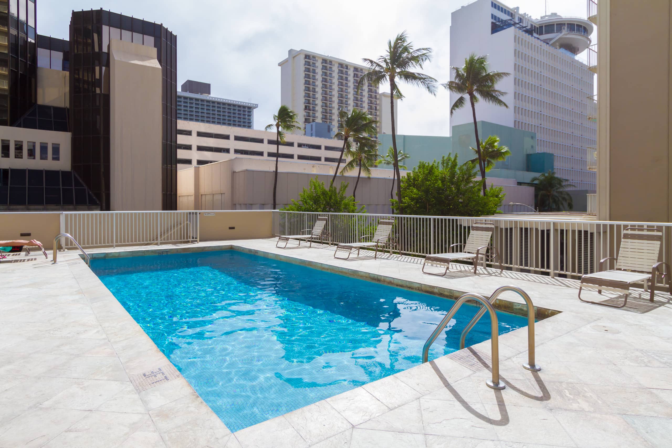 Condo in Honolulu · ★4.68 · Studio · 2 beds · 1 private bath - Image 20