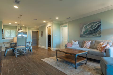 Popular Airbnb listing: Ocean Front! Beach is steps away. Clean and Crisp! in Kiawah Island