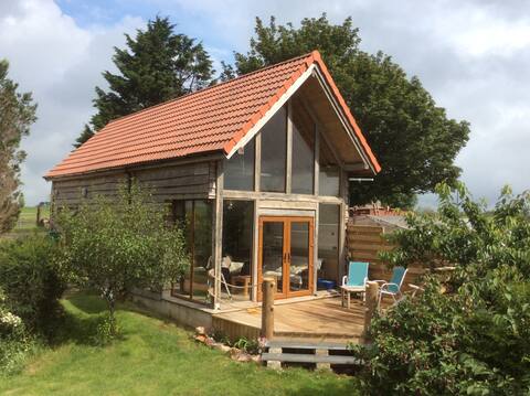 Lodge with stunning Mendip view near to Wells