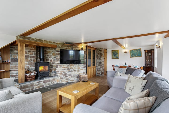 West Wing Of Secluded Farmhouse W/ Glorious Views - Holsworthy