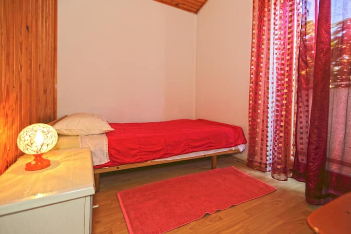 Единична стая с балкон