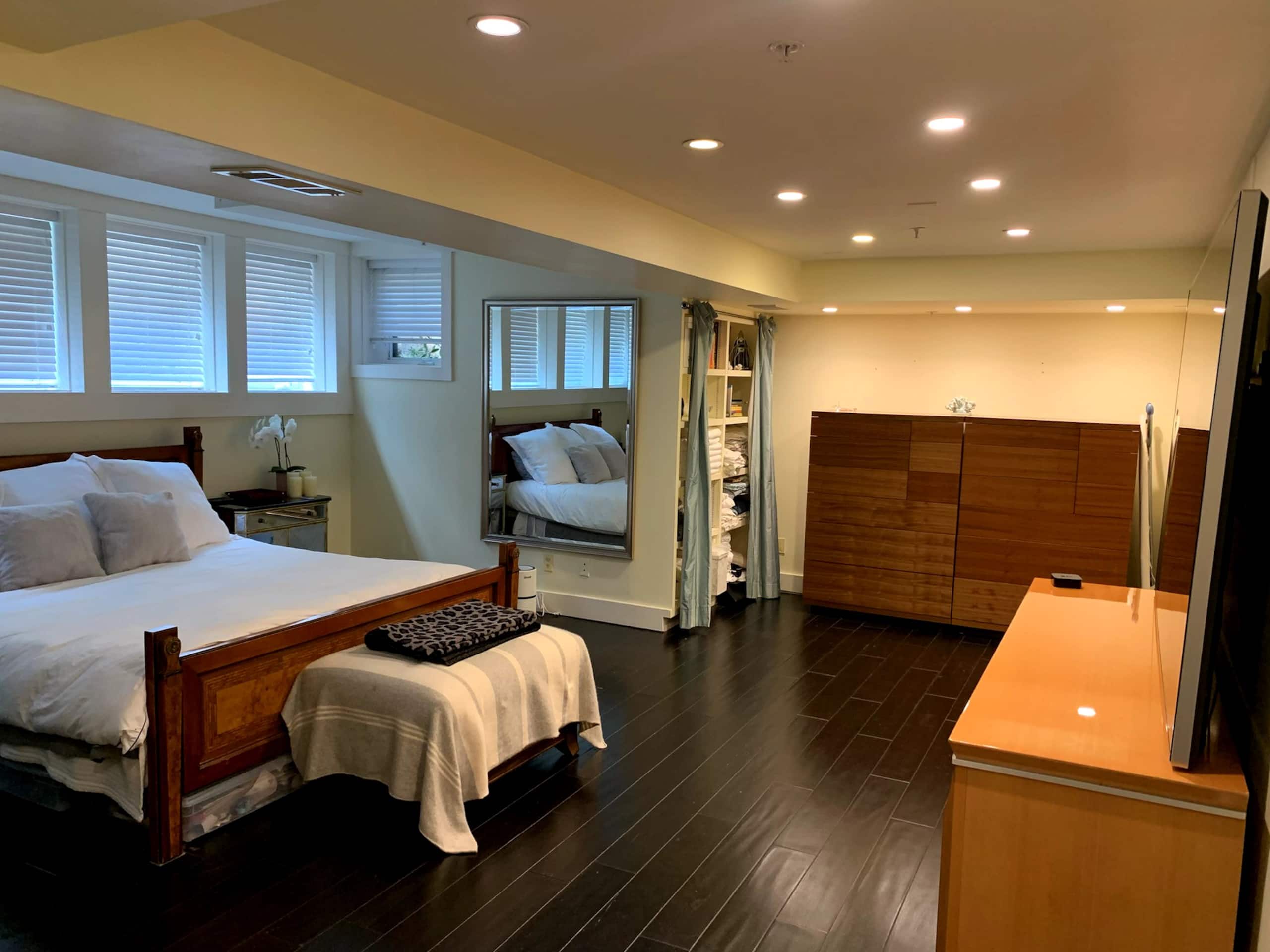 Condo in San Francisco · ★5.0 · 4 bedrooms · 4 beds · 3 baths - Image 15