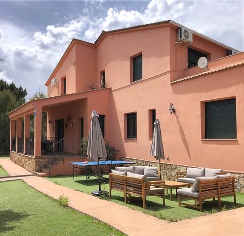 Villa ideal 4 o 5 familias 8 hab. 6 WC tranquila gallery image 5