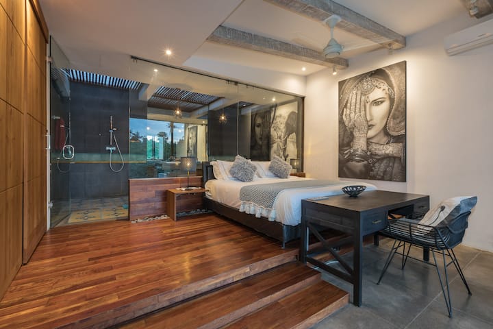 Bedroom South