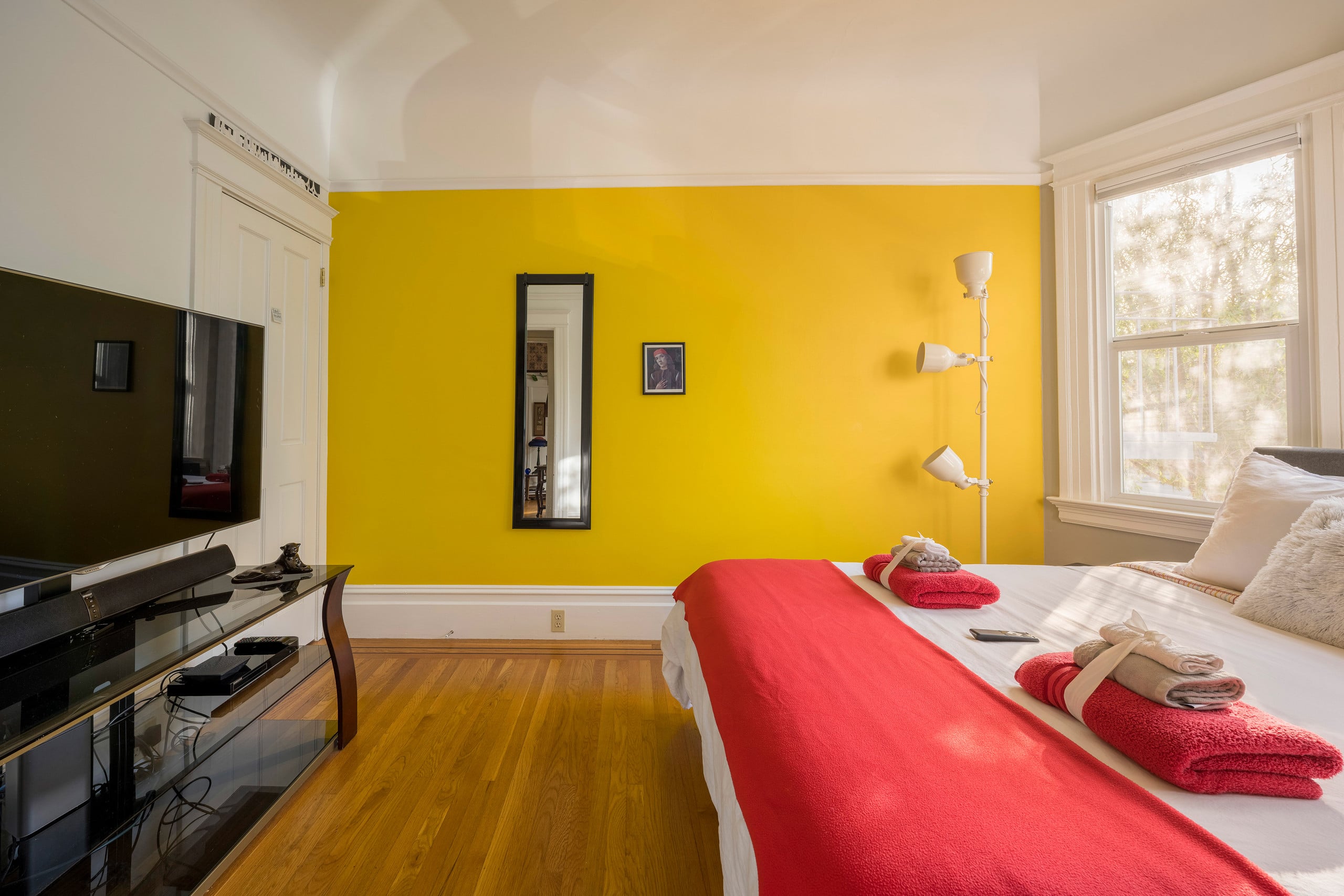 Home in San Francisco · ★4.97 · 2 bedrooms · 2 beds · 1 bath - Image 15