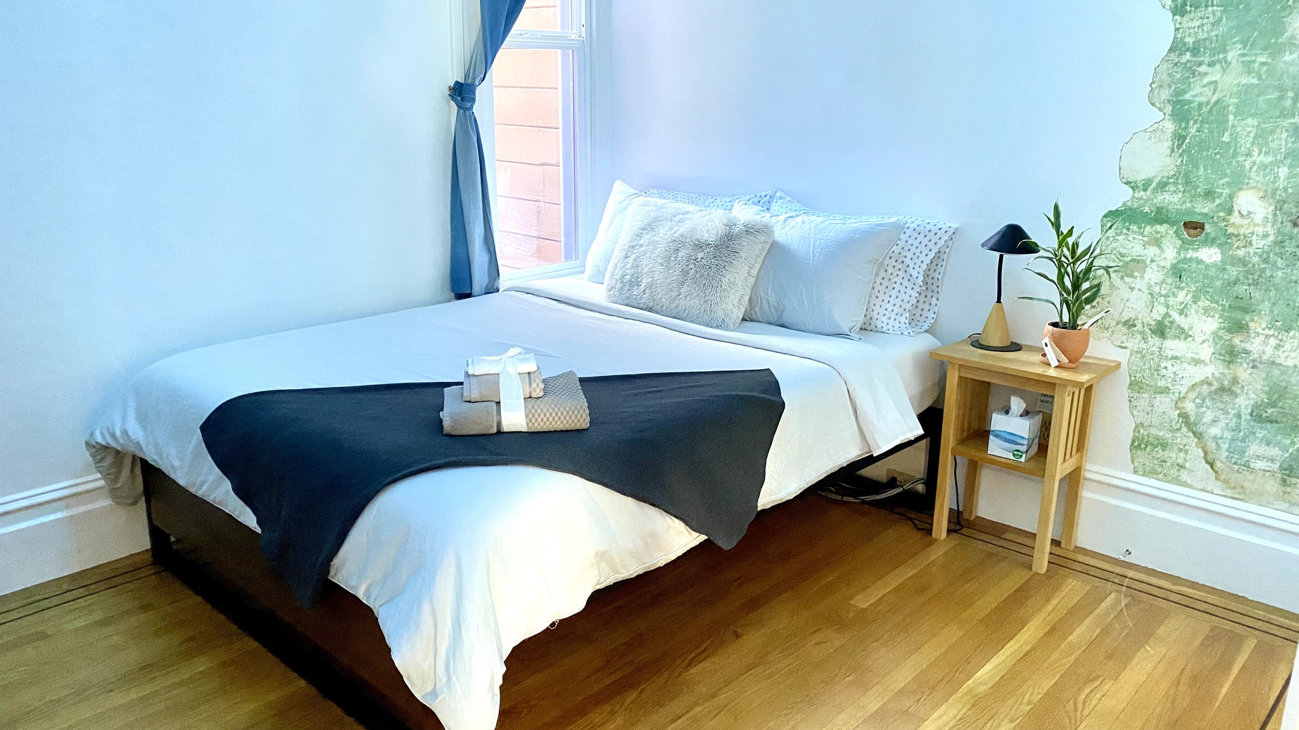 Home in San Francisco · ★4.97 · 2 bedrooms · 2 beds · 1 bath - Image 17