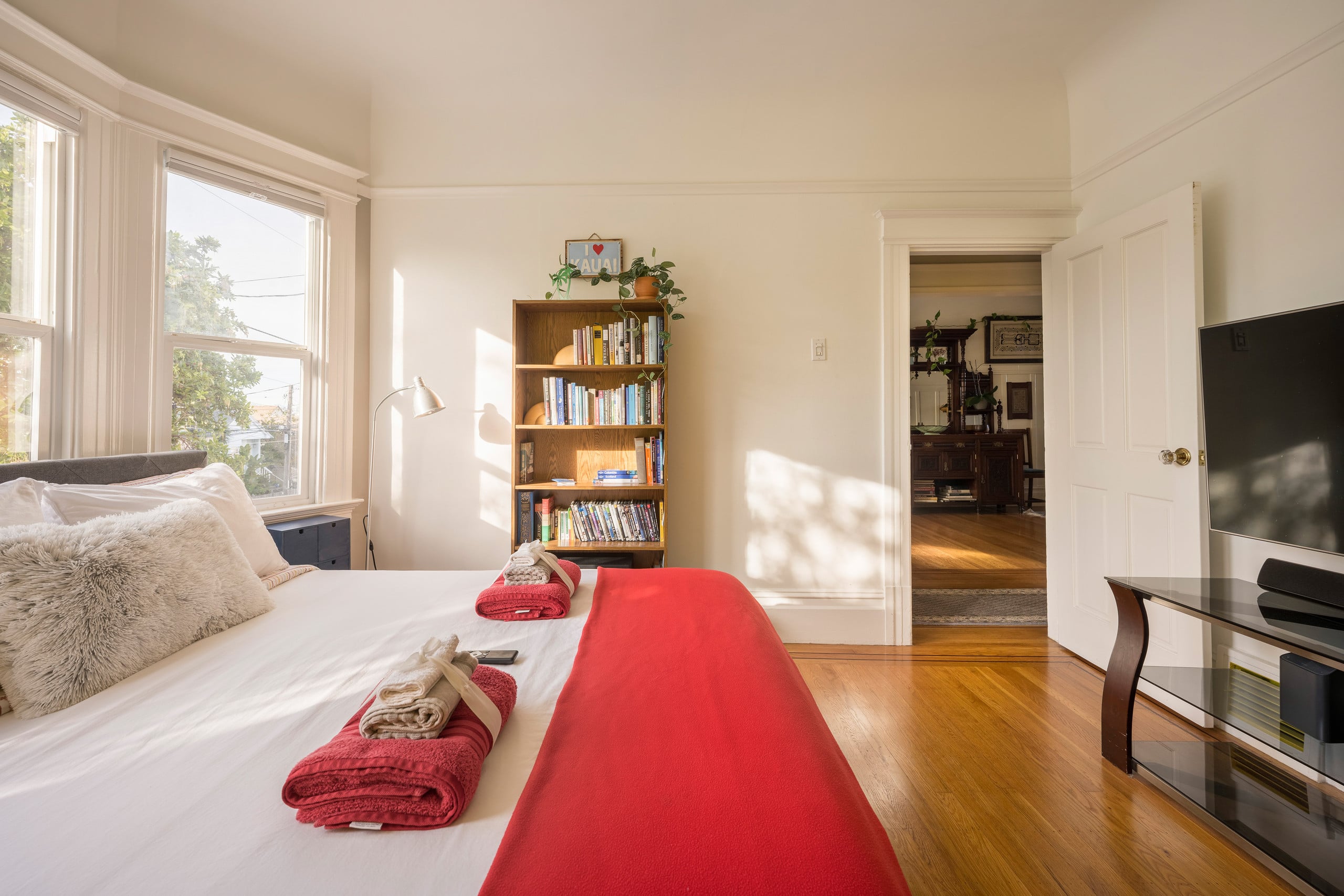 Home in San Francisco · ★4.97 · 2 bedrooms · 2 beds · 1 bath - Image 14