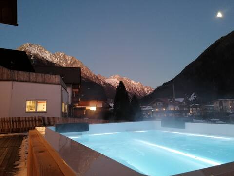 Rainer luxury apart. two bedrooms two bathrooms