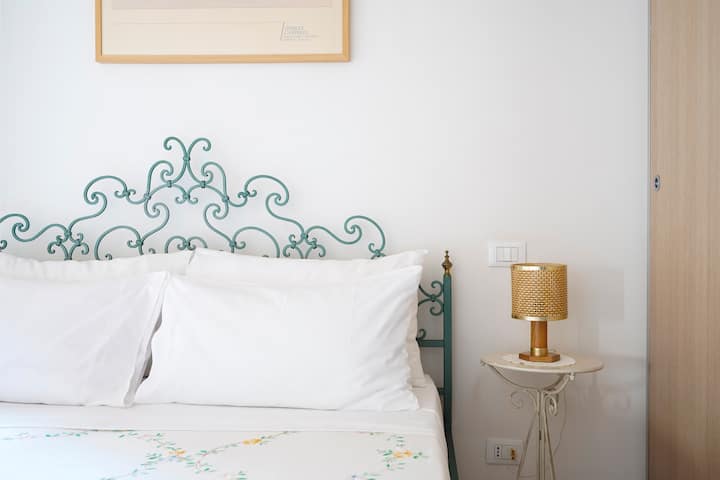 Dvojlôžková izba s manželskou poste