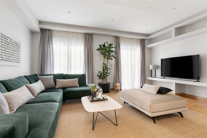 High-end Apt, Kingsize bed w/ Park-view & Netflix!