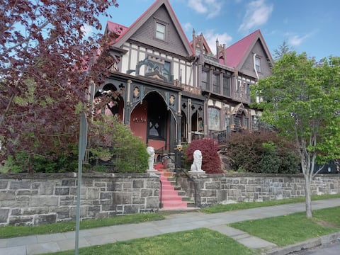 A Retreat in an Historic Estate w/ Modern Comforts