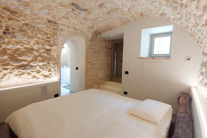 Двустаен апартамент на долния етаж: възстановен барел за спалня