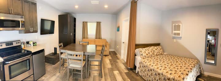 Cute Private 🛣 friendly plentiful parking ✅WiFi