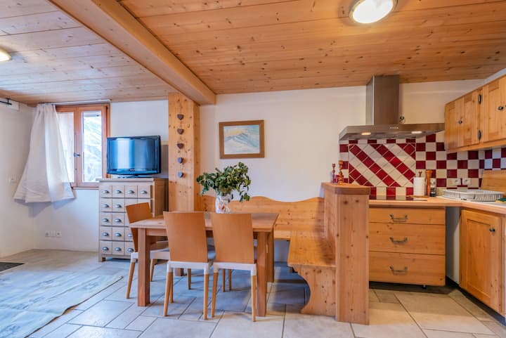 T2 on the ground floor of the cottage