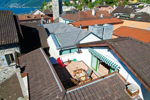 Successful Airbnb property: Studio with a beautiful terrace 5 minutes from the lake in Ticino