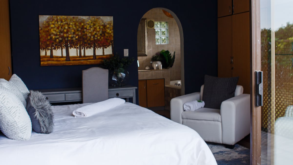 הצגת כניסה פרטית לחדר רחצה