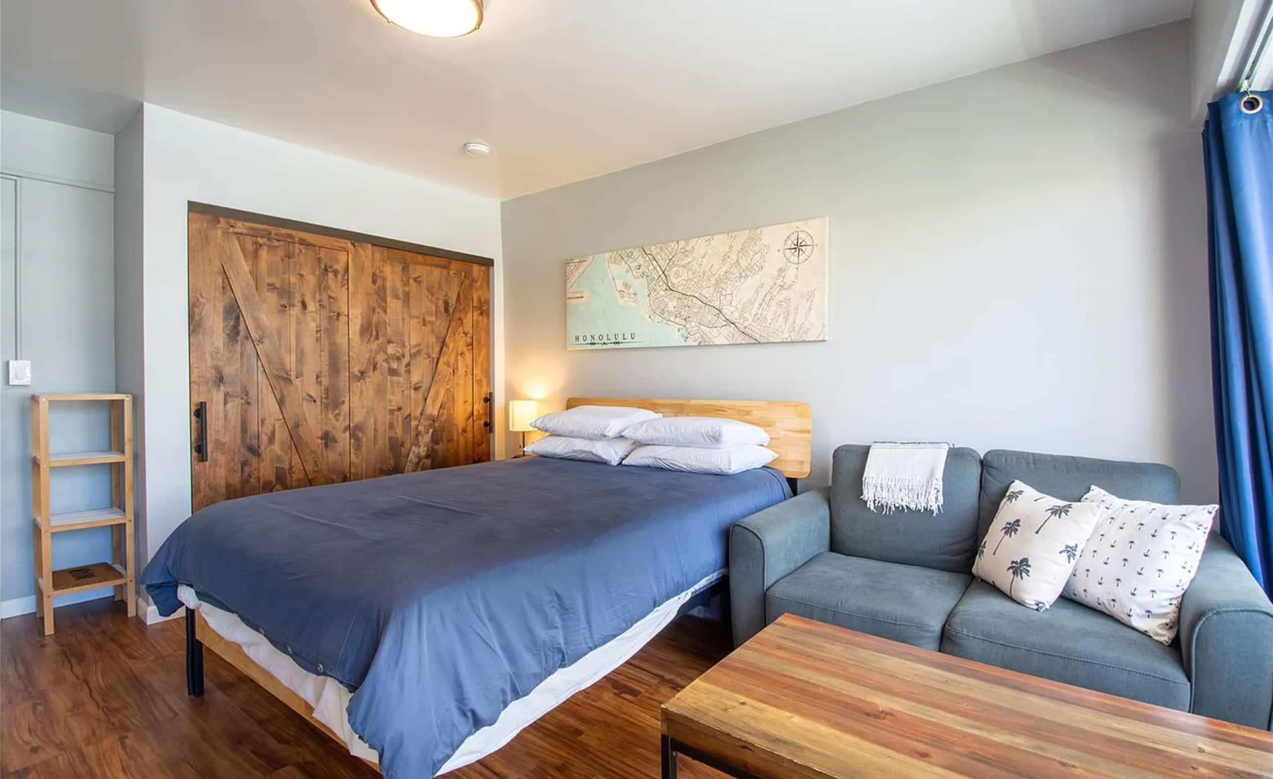 Condo in Honolulu · ★4.98 · 1 bedroom · 1 bed · 1 private bath - Image 2