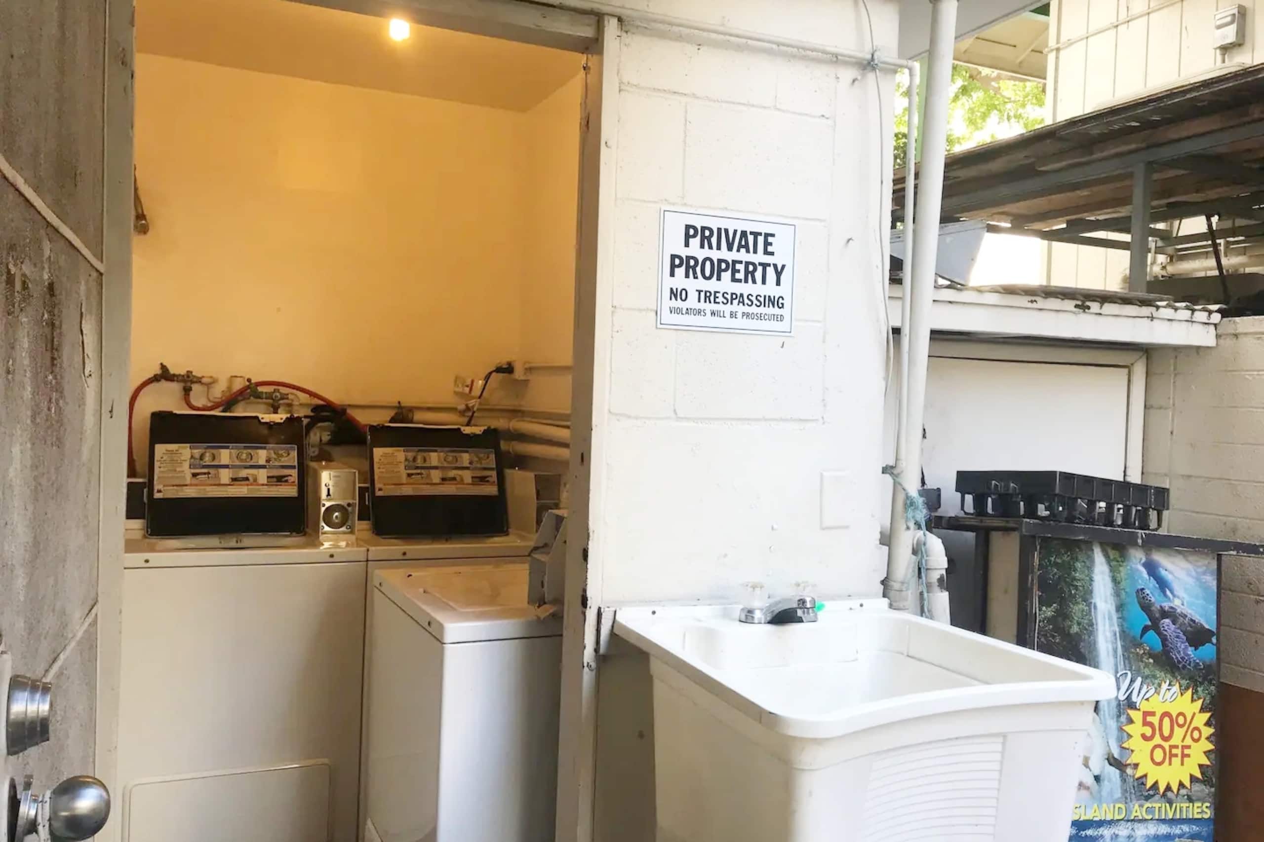 Condo in Honolulu · ★4.98 · 1 bedroom · 1 bed · 1 private bath - Image 24
