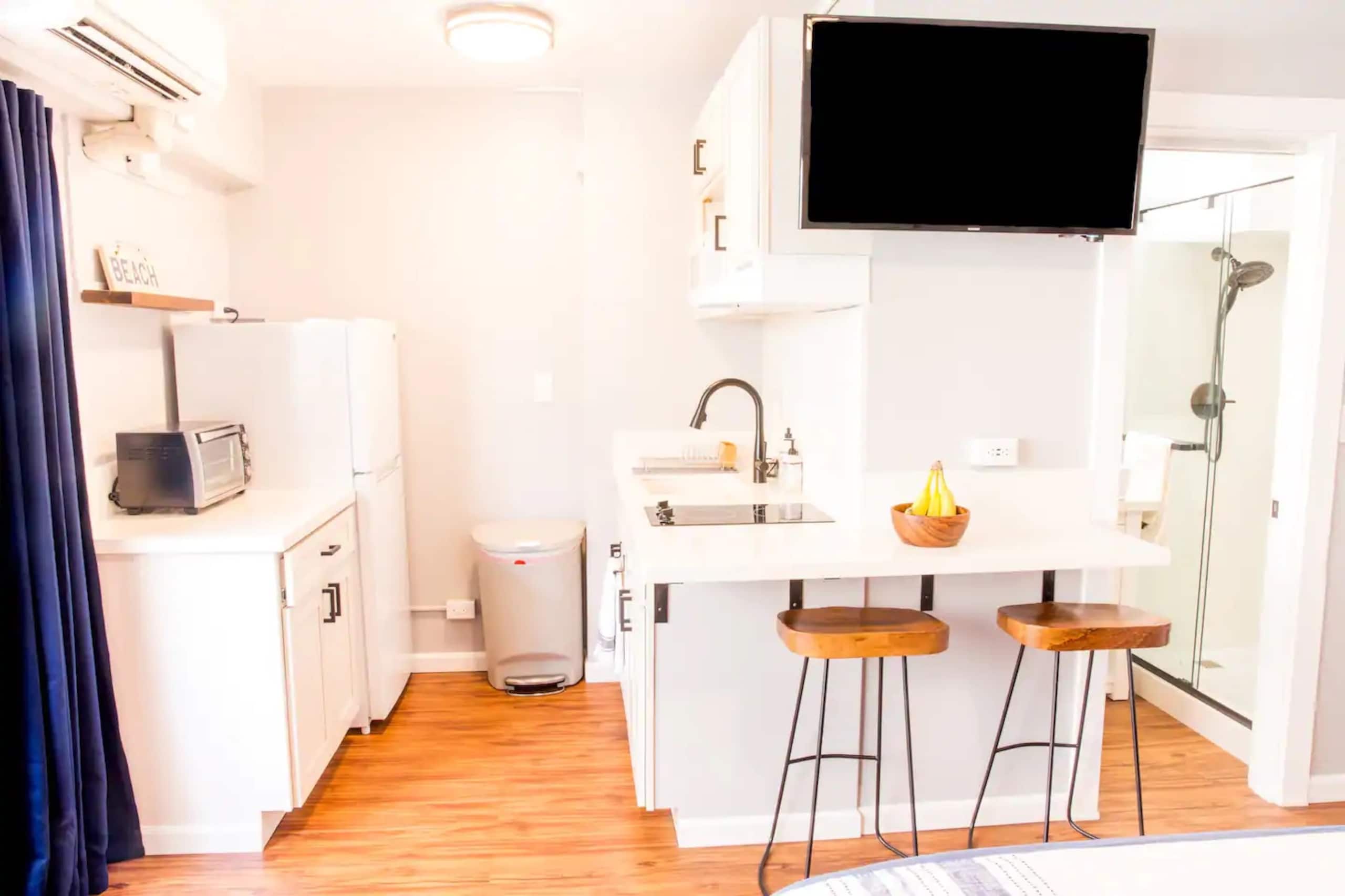 Condo in Honolulu · ★4.98 · 1 bedroom · 1 bed · 1 private bath - Image 6
