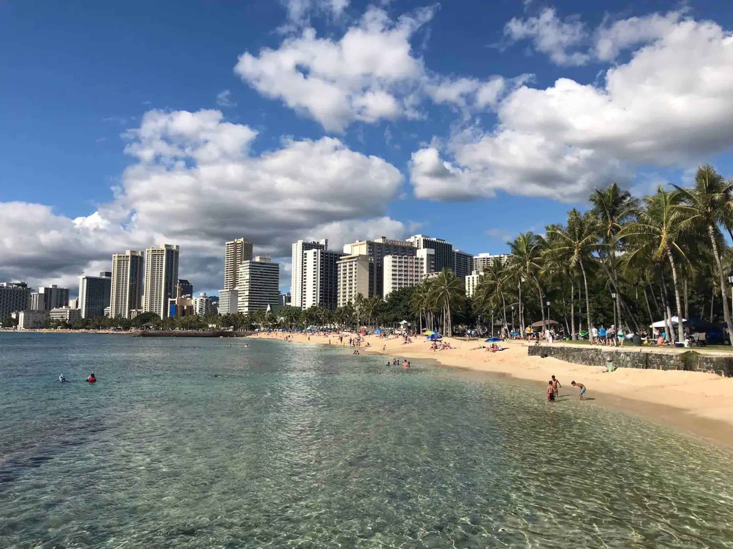 Condo in Honolulu · ★4.98 · 1 bedroom · 1 bed · 1 private bath - Image 21