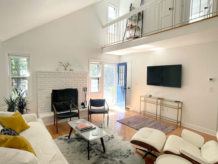 Gorgeous Springs Home W/ Pool + Landscaped Yard - Springs, NY