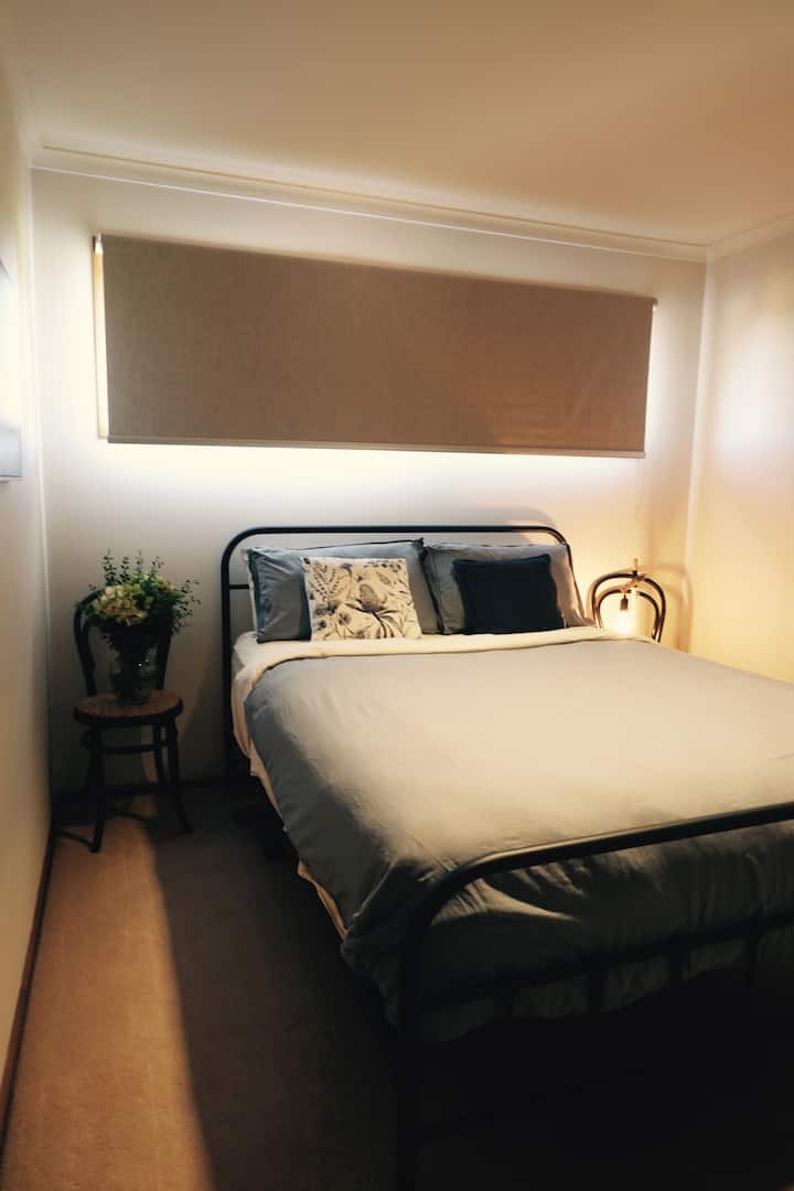 Spacious, friendly empty nest Houses for Rent in Shepparton, Victoria