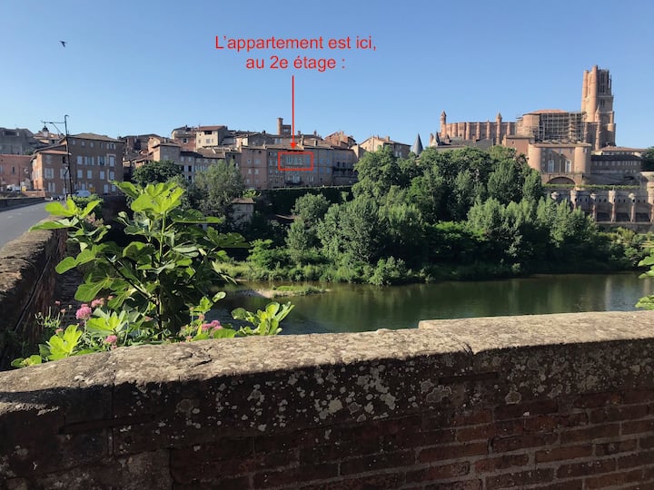 In the heart of Albi, magical view of Tarn