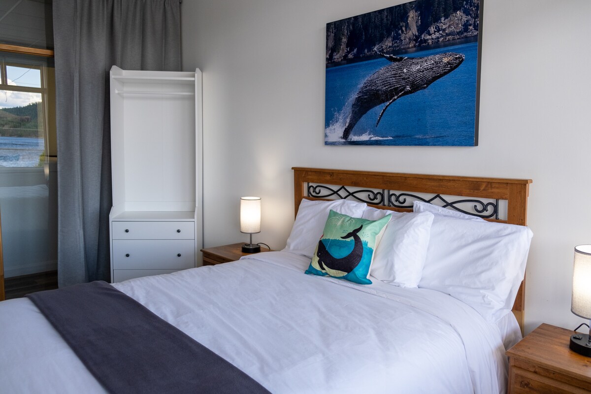 ห้องปลาวาฬพร้อมวิวฟยอร์ดเตียงควีนไซส์