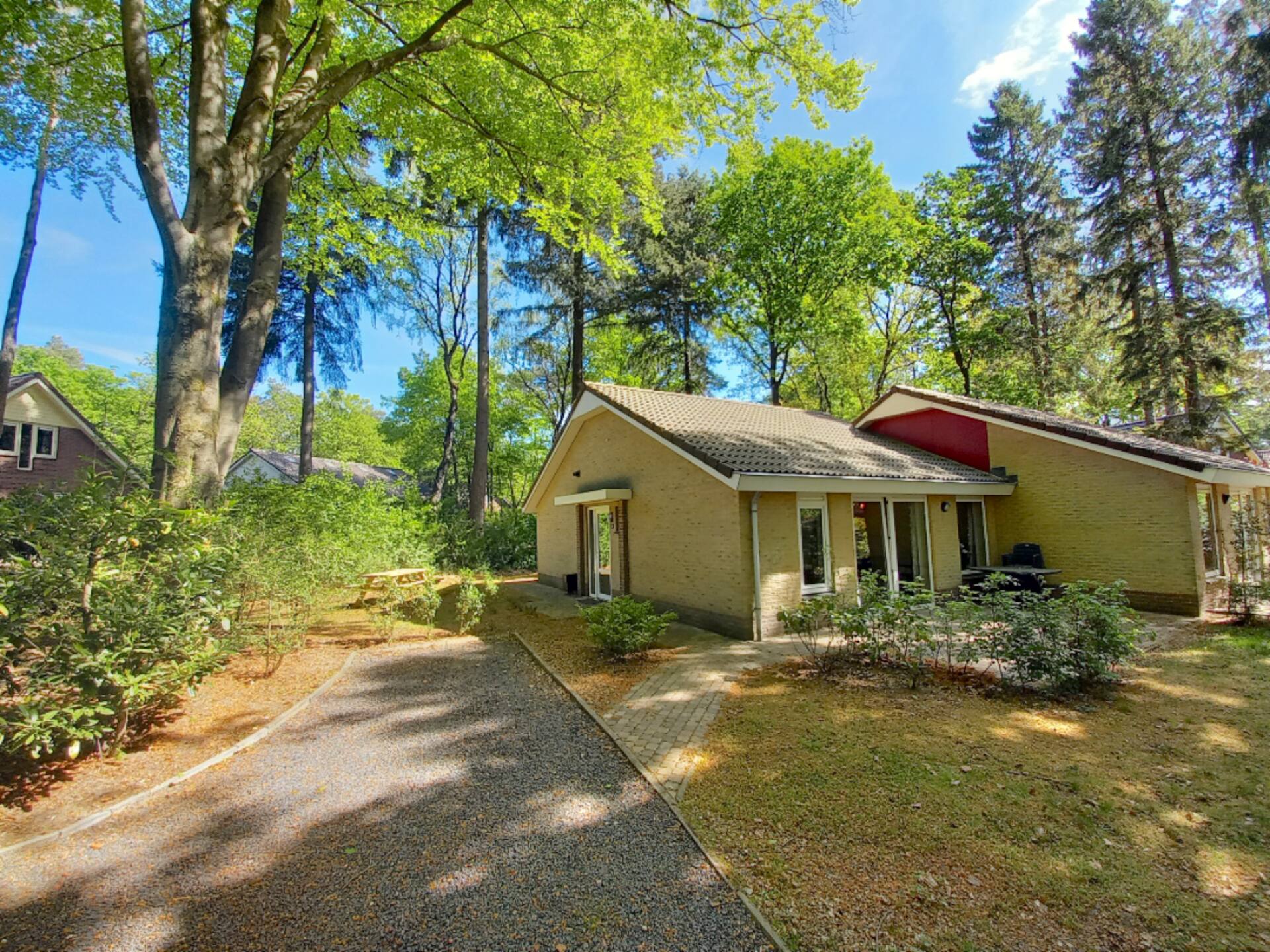Cozy bungalow on small park in Garderen C28
