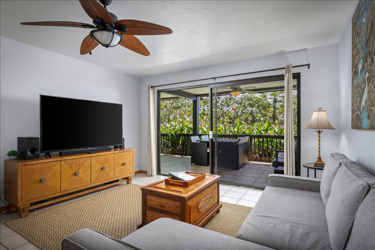 Kauč na razvlačenje za dvije osobe. Smart TV kako biste se mogli prijaviti na svoje omiljene platforme za streaming. Brzi privatni Wi-Fi. 