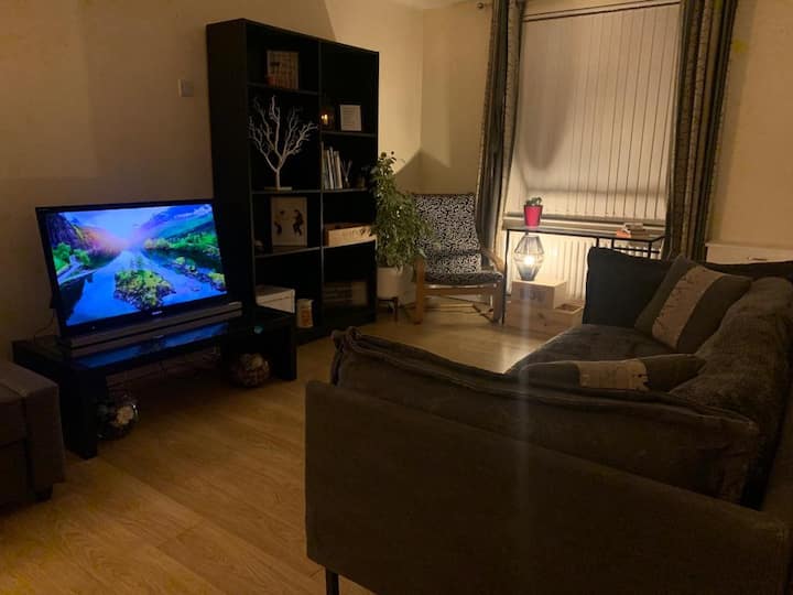 Cosy Up And Make Yourself At Home In Belfast - Belfast
