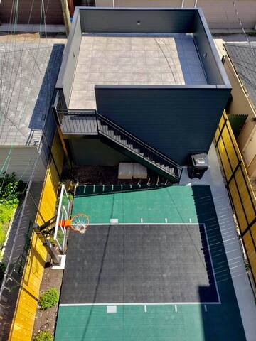 Urban Mansion! Rooftop | City Views | BBall Court! gallery image 4