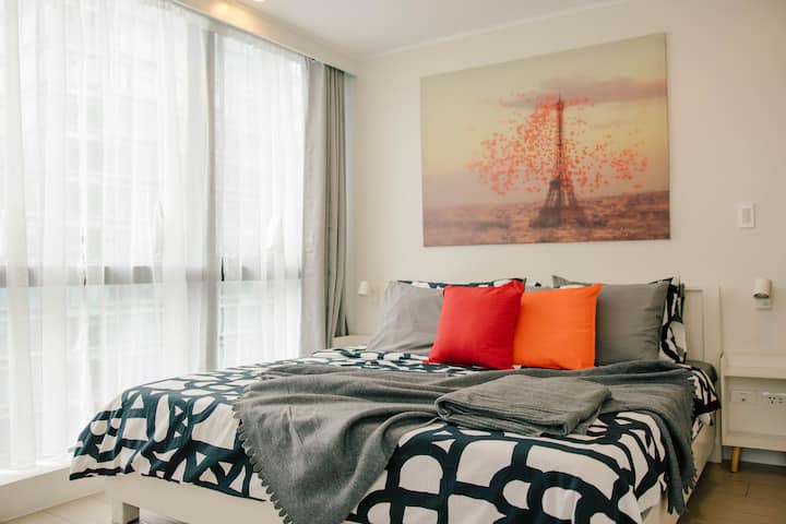 Bright-3br-stunning-views W/ Balcony 65"+fast Wifi - Philippines