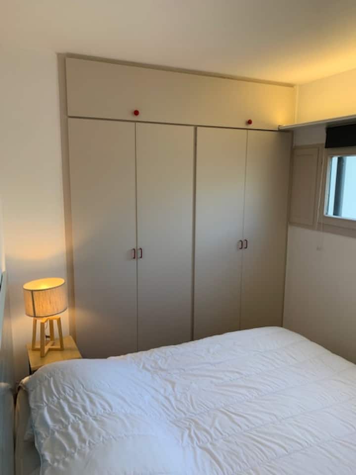 Bedroom 1 - Bed 140 - Large storage closet