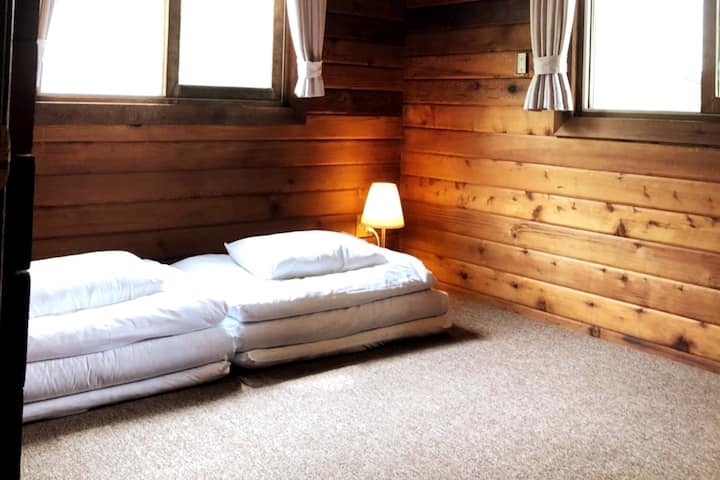 Bedroom 3
2F