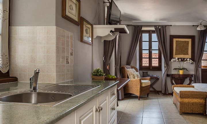 Faros First Floor Suite 103 - Fiskardo