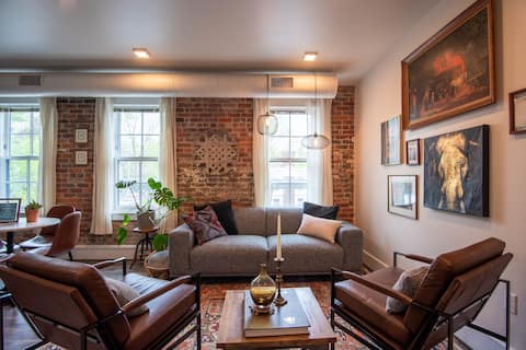 Thompson Block Loft - Modern and Historic