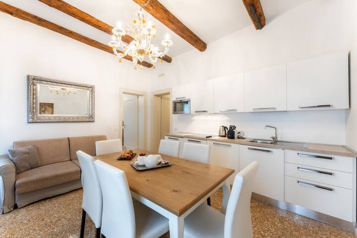 Apartment with Terrace in Rialto gallery image 4