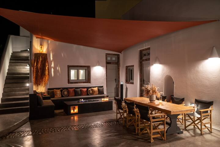 Cooper’s Cave house with heated Jacuzzi gallery image 5