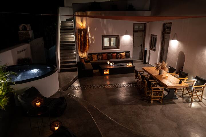 Cooper’s Cave house with heated Jacuzzi gallery image 4