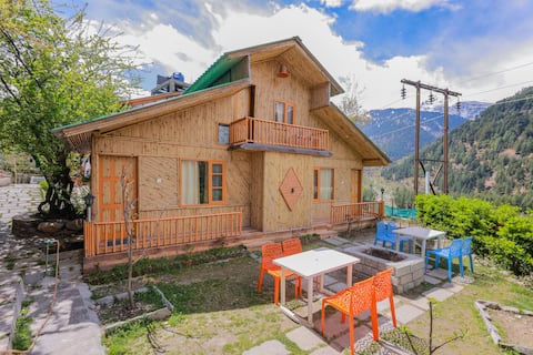 Bamboo Cottage with River and Mountain View