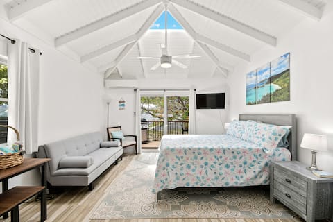 Top Airbnb: Tropical Escape - Private Studio in Gated Estate in Charlotte Amalie East