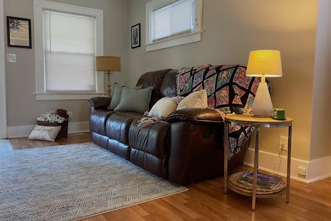Top performing Airbnb: Cozy Bungalow Quiet Escape in Toledo