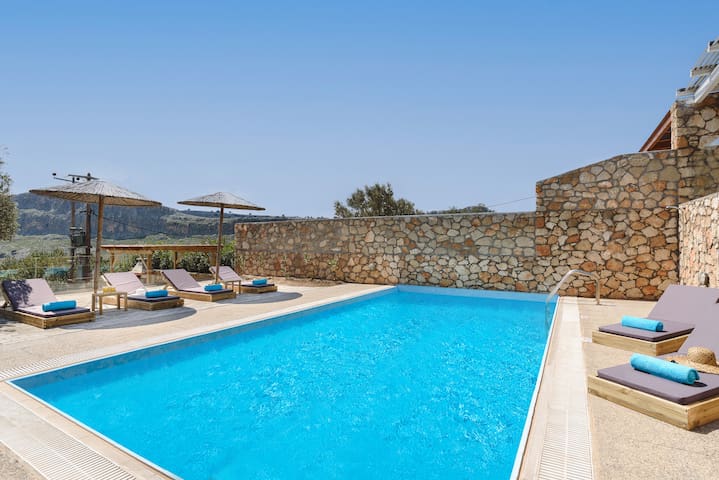 Blue Line Villa Lindos gallery image 4