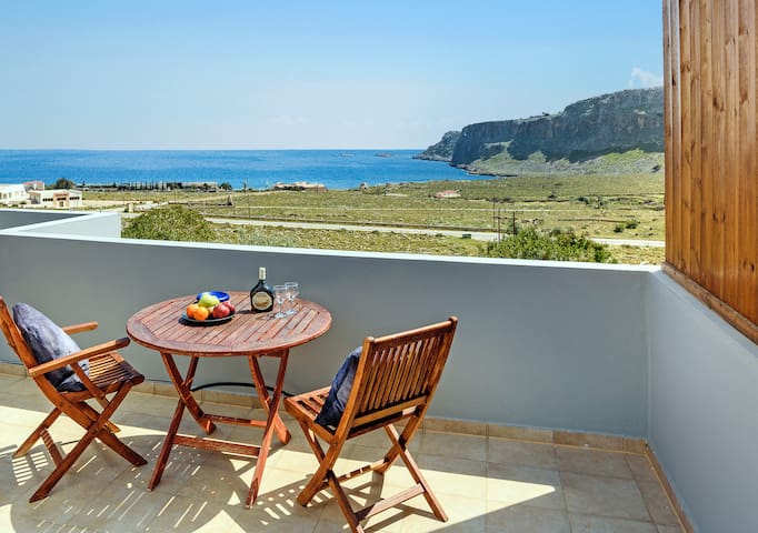 Blue Line Villa Lindos gallery image 5