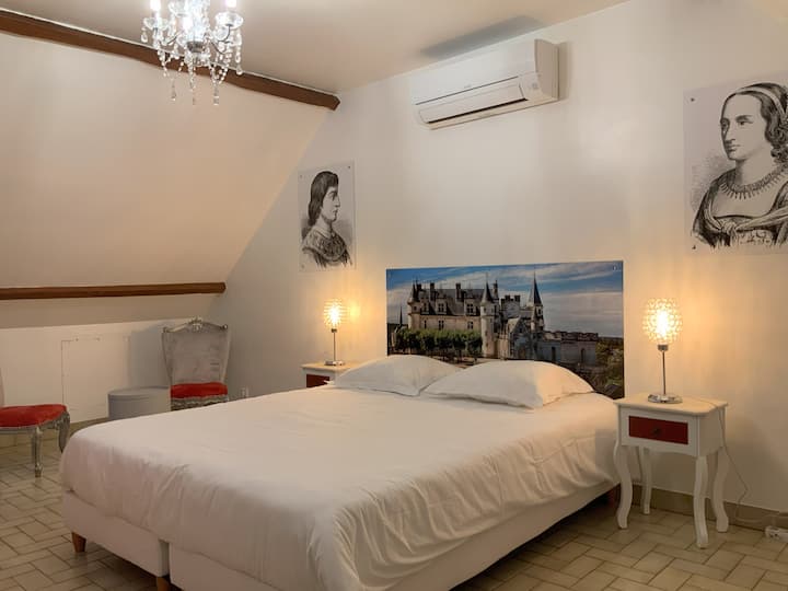 Habitación familiar, "Amboise", 1 cama King size, 2 camas para niños 1er piso