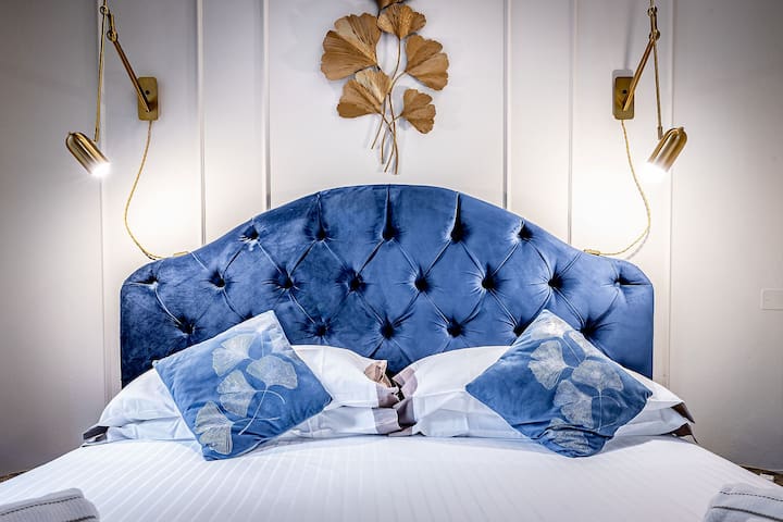 THREE APARTMENTS via Roma -ap1-